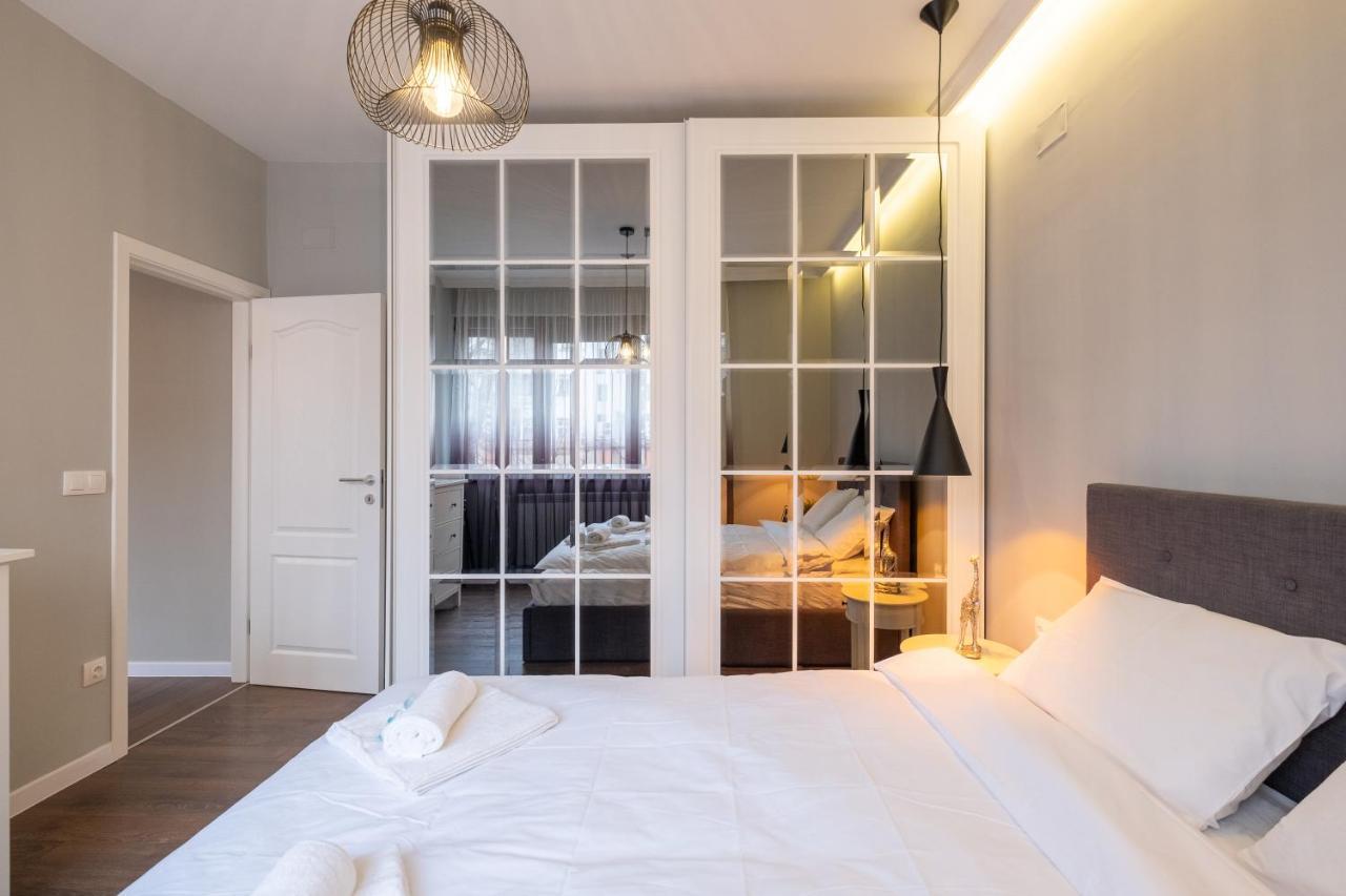 Designer & Cozy 2Bd Flat With A Parking In The City Center By Flat Mаnager Софія Екстер'єр фото